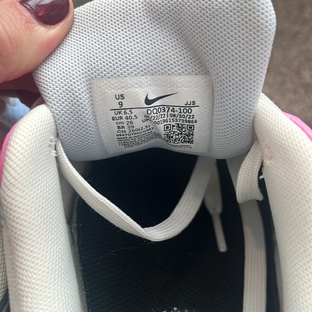 Nike air max 90
Womans size 9 - Picture 6 of 7